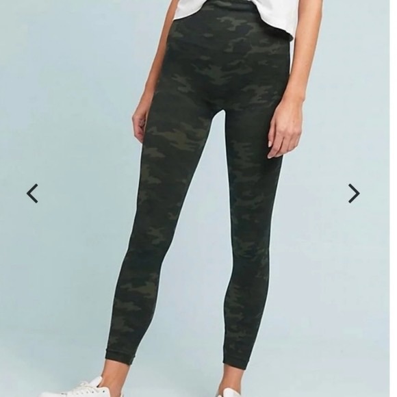 SPANX Pants - Spanx Look At Me Now camo legging